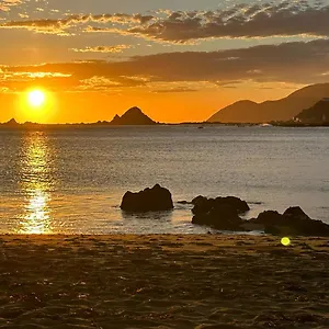 Stunning Views Ocean-front Holiday home Wellington